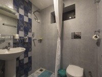 Deluxe Triple Bathroom